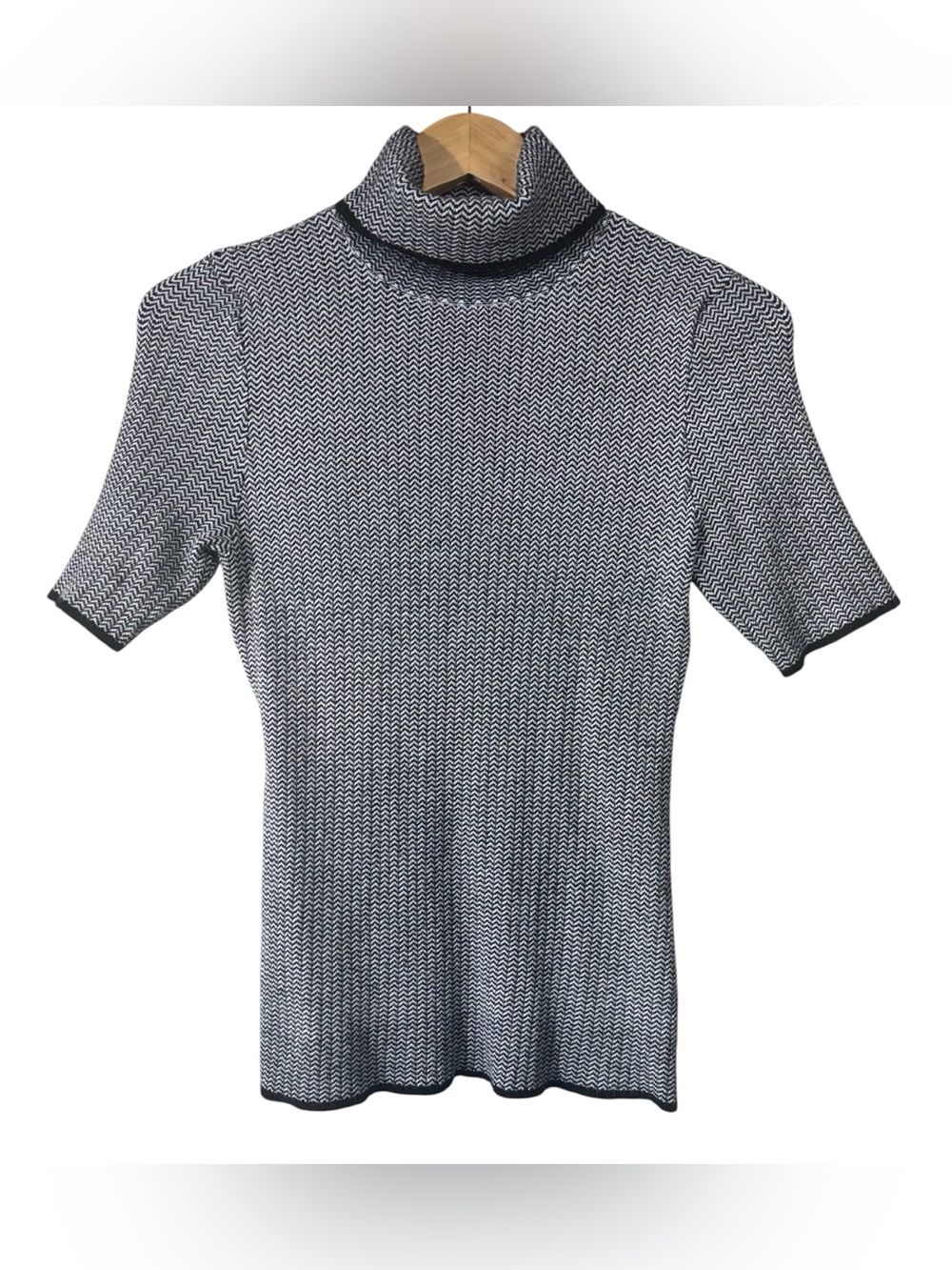 White House Black Market Chevron Short Sleeve Turtleneck Sweater | Women’s M